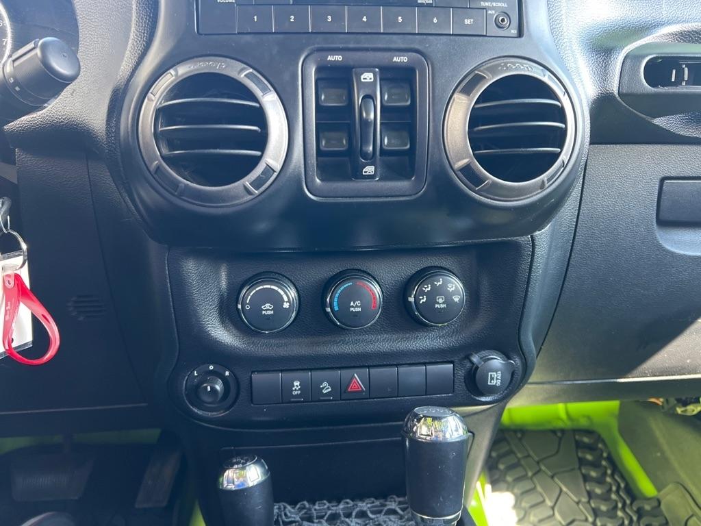Jeep Wrangler Unlimited Sport 4WD 2012