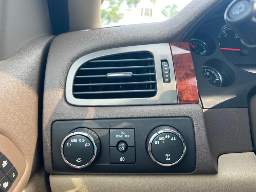 Chevrolet Tahoe LTZ 4WD 2012