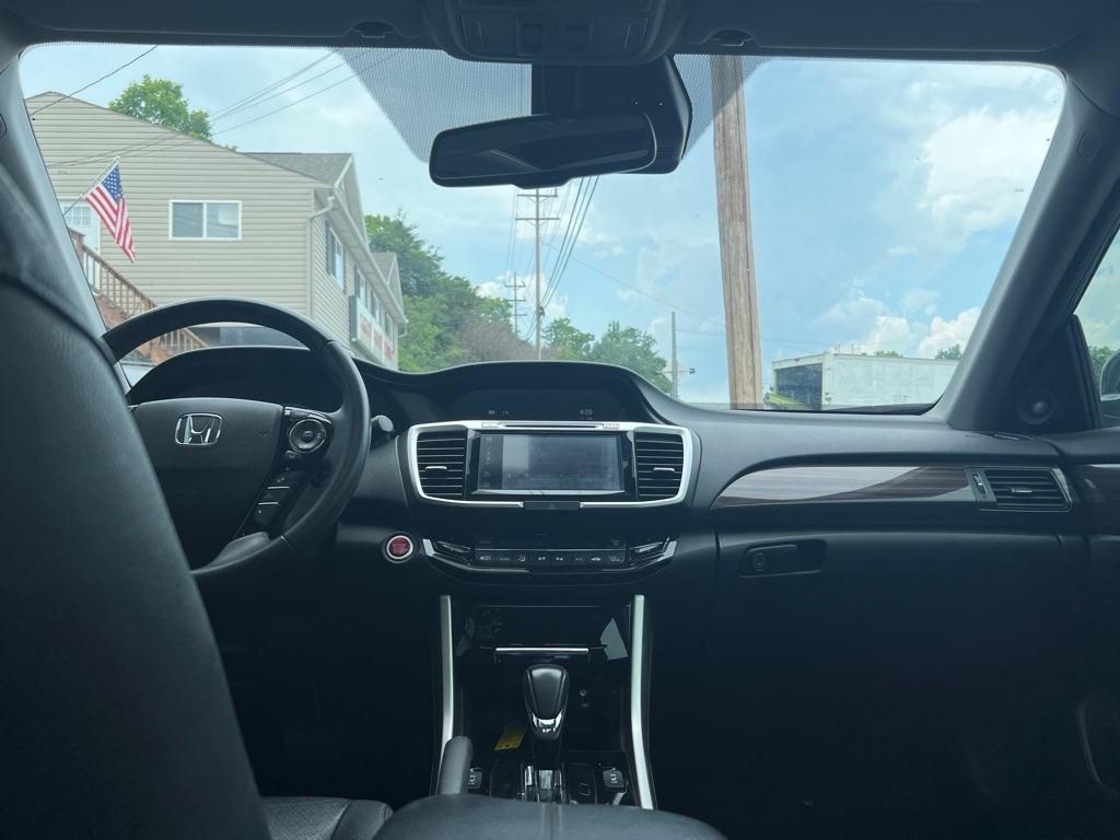 Honda Accord EX-L Sedan V6 CVT w/ Honda Sensing 6-Spd AT 2017