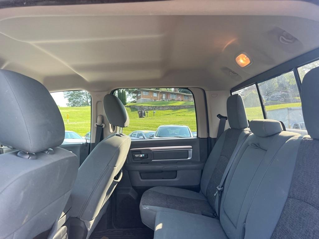 RAM 1500 SLT Crew Cab SWB 4WD 2015