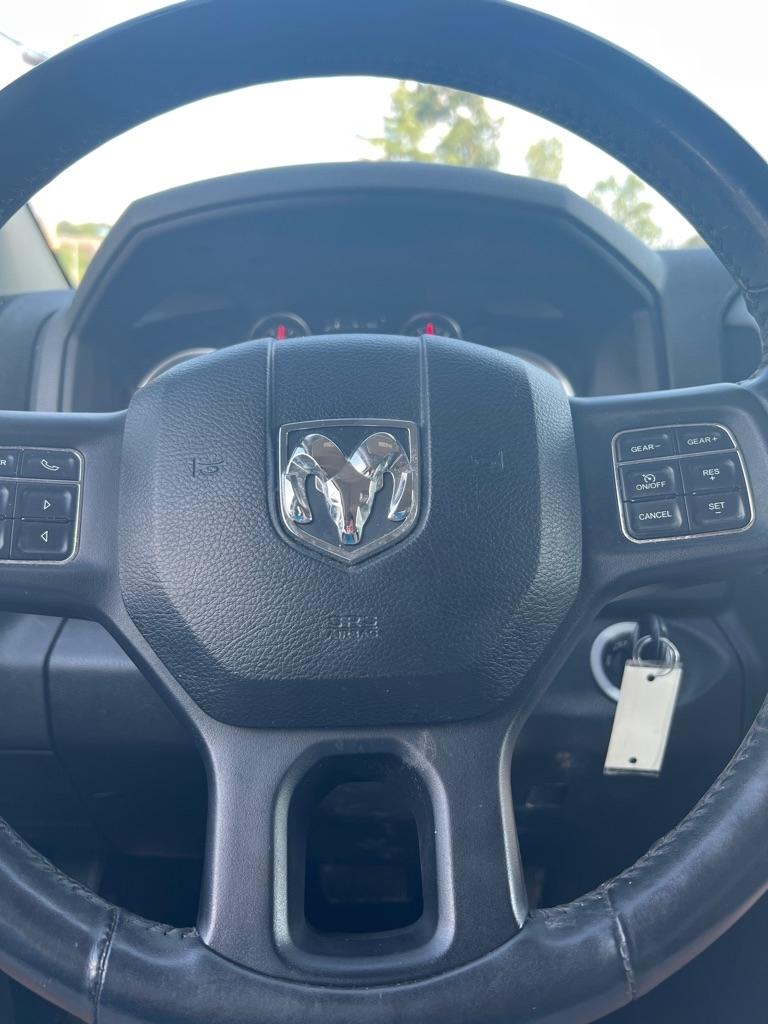 RAM 1500 SLT Crew Cab SWB 4WD 2015