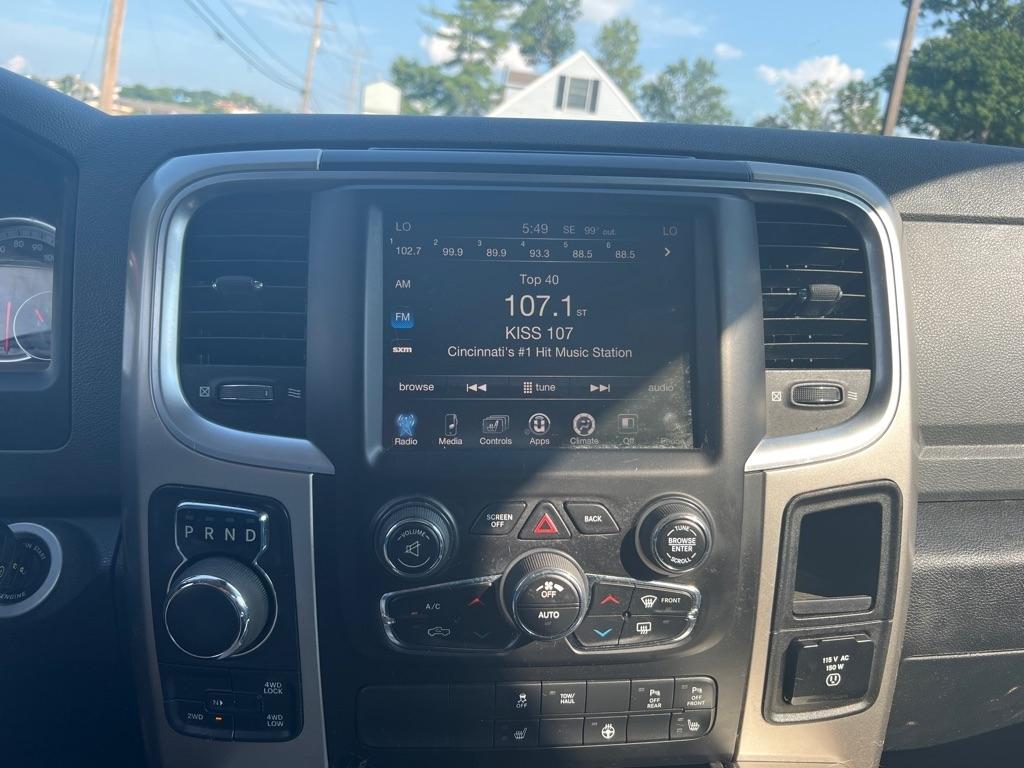 RAM 1500 SLT Crew Cab SWB 4WD 2015