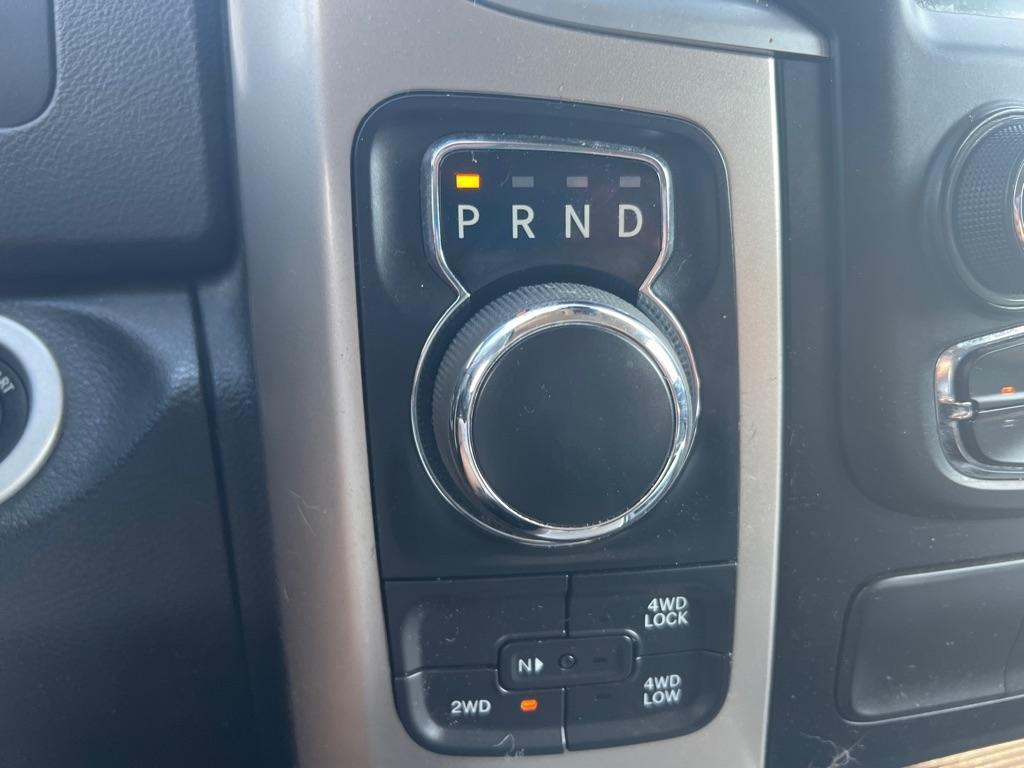 RAM 1500 SLT Crew Cab SWB 4WD 2015