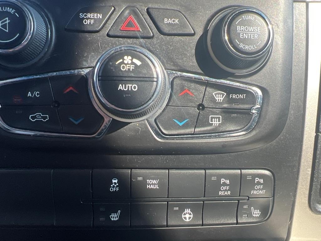 RAM 1500 SLT Crew Cab SWB 4WD 2015