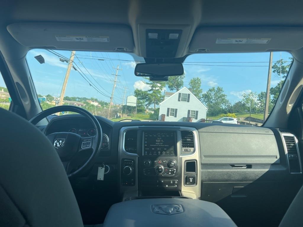 RAM 1500 SLT Crew Cab SWB 4WD 2015