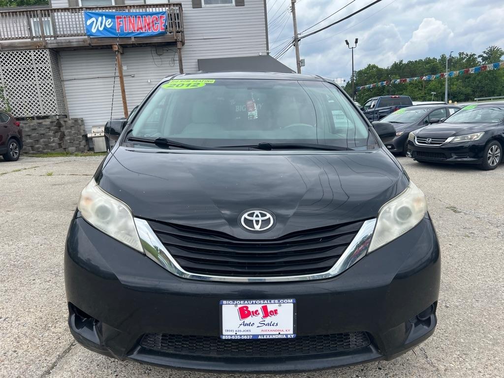 Toyota Sienna LE FWD 8-Passenger V6 2012