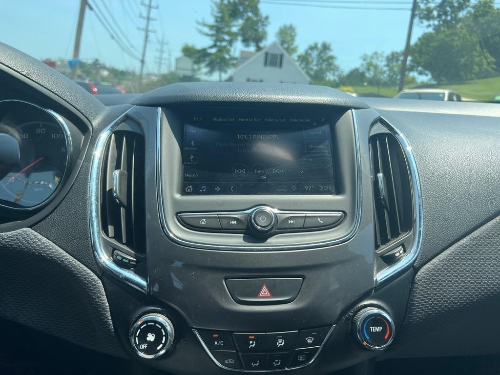 Chevrolet Cruze LS Hatchback 2019