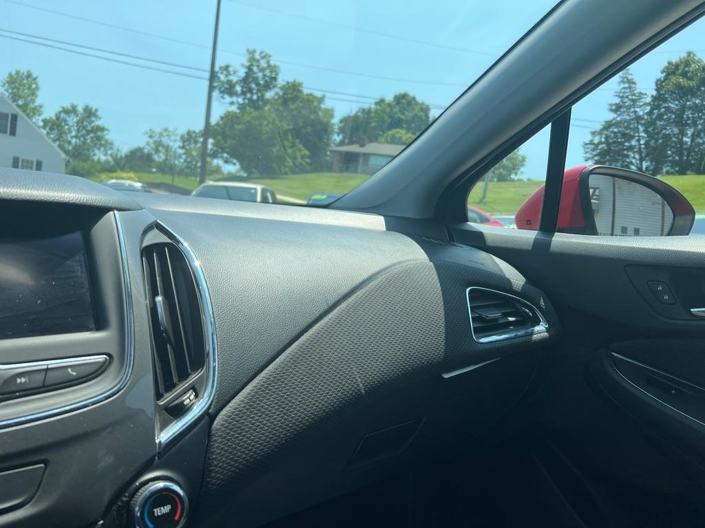 Chevrolet Cruze LS Hatchback 2019