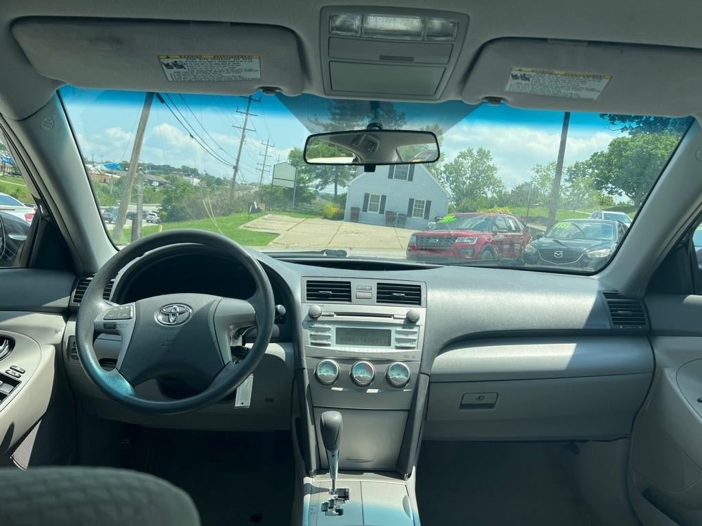 Toyota Camry LE 4D Sedan 2009