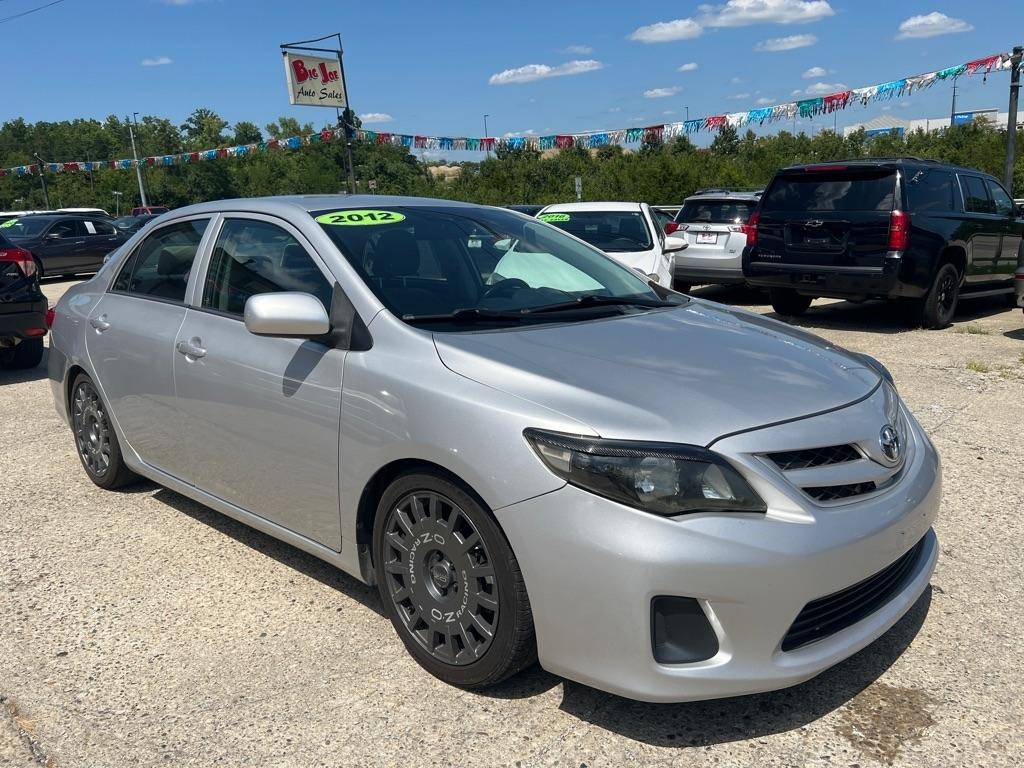 Toyota Corolla L 5-Speed MT 2012