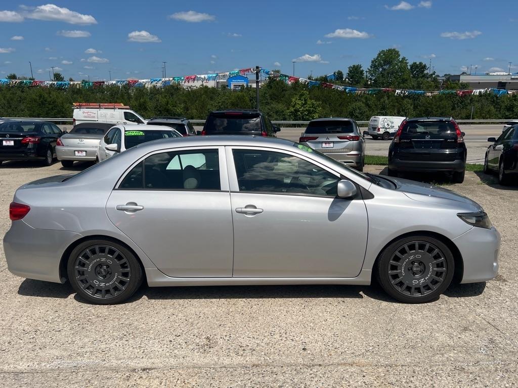 Toyota Corolla L 5-Speed MT 2012