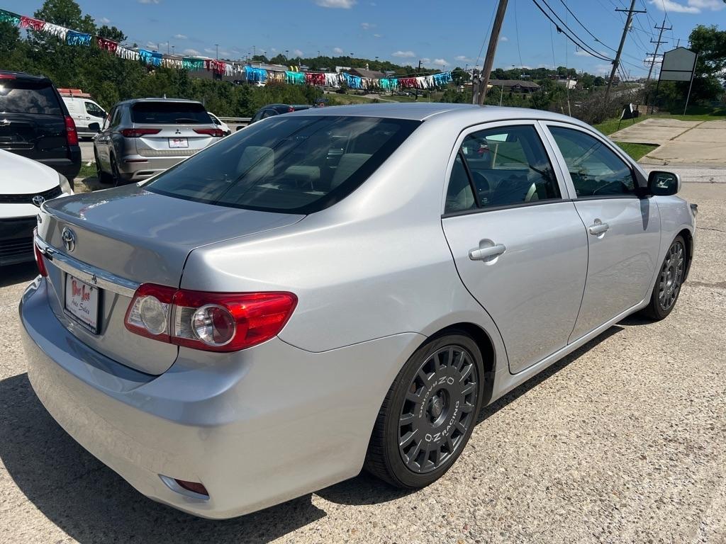 Toyota Corolla L 5-Speed MT 2012