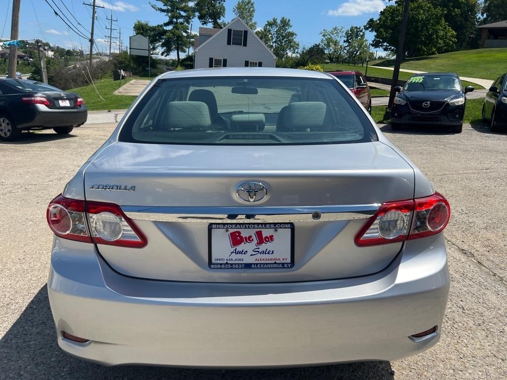 Toyota Corolla L 5-Speed MT 2012