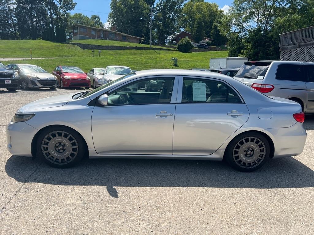 Toyota Corolla L 5-Speed MT 2012