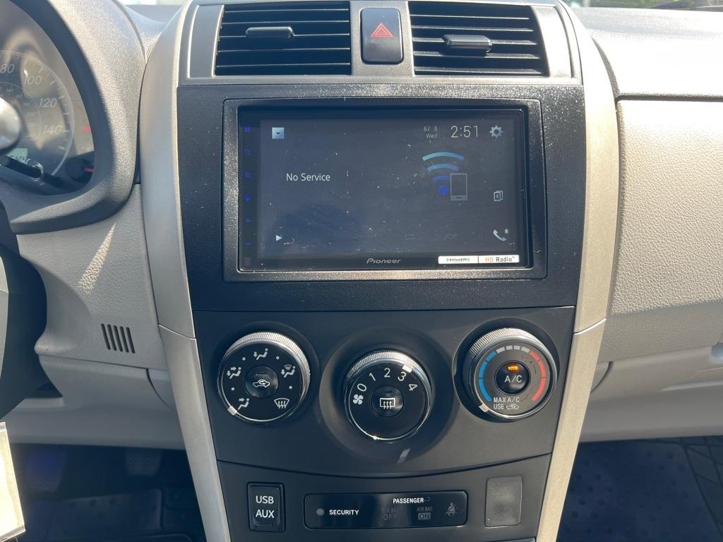 Toyota Corolla L 5-Speed MT 2012
