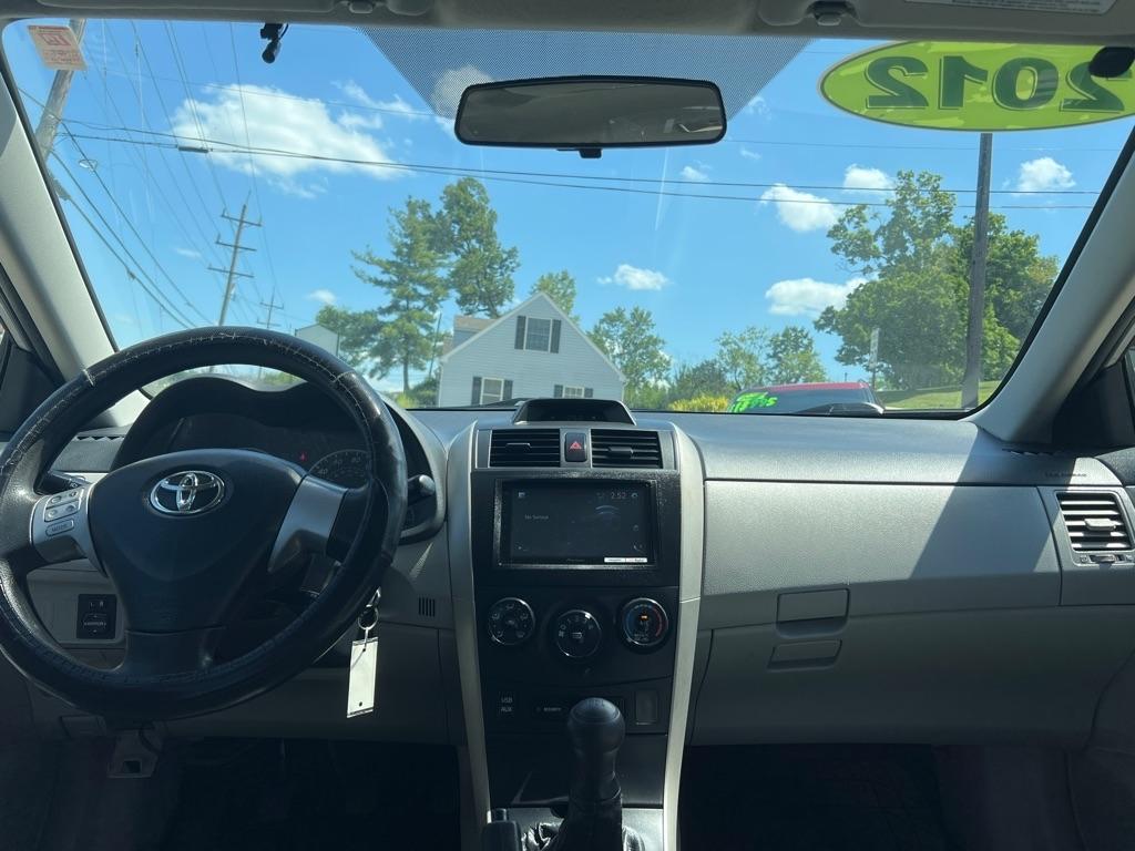 Toyota Corolla L 5-Speed MT 2012