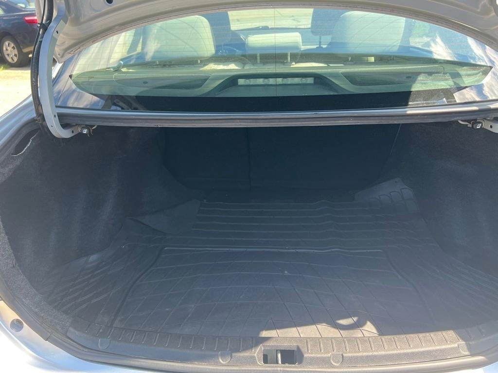 Toyota Corolla L 5-Speed MT 2012