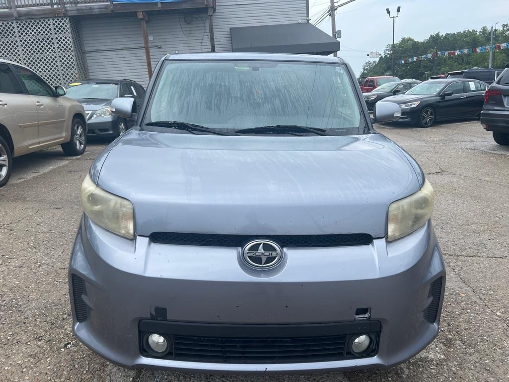 Scion xB 5-Door Wagon 5-Spd MT 2012