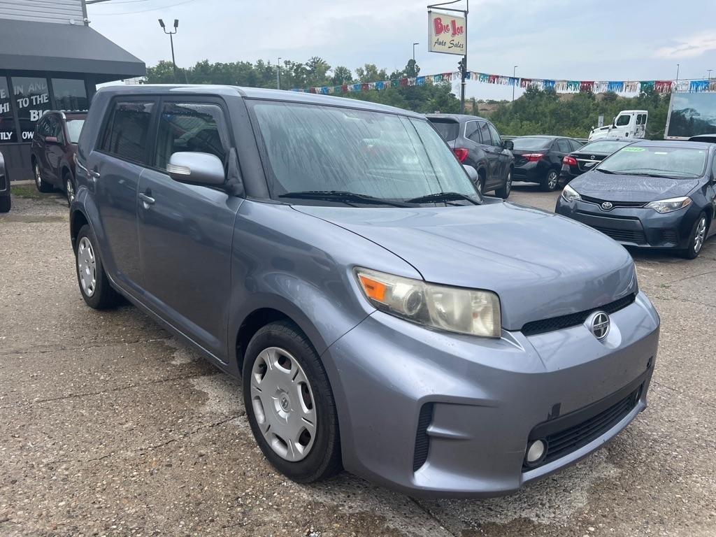 Scion xB 5-Door Wagon 5-Spd MT 2012