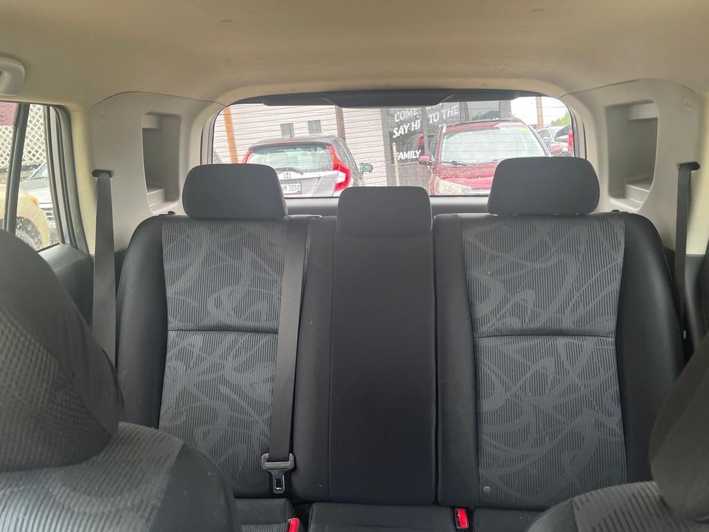 Scion xB 5-Door Wagon 5-Spd MT 2012