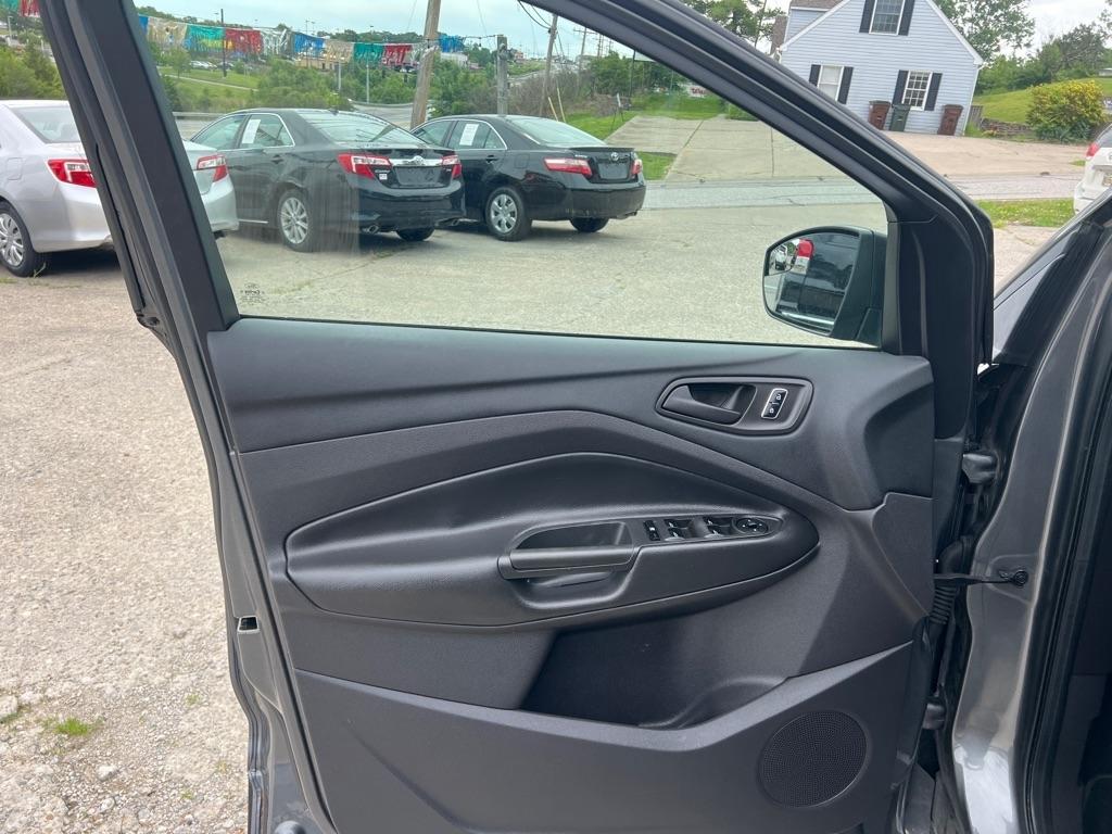 Ford Escape S FWD 2014