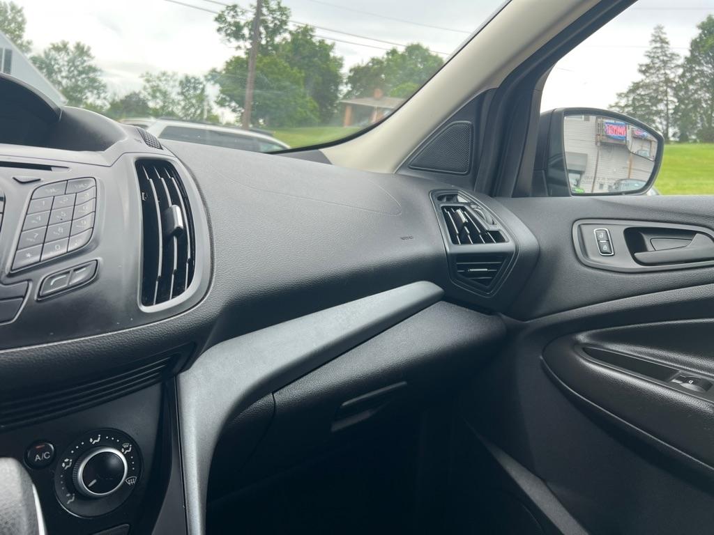 Ford Escape S FWD 2014