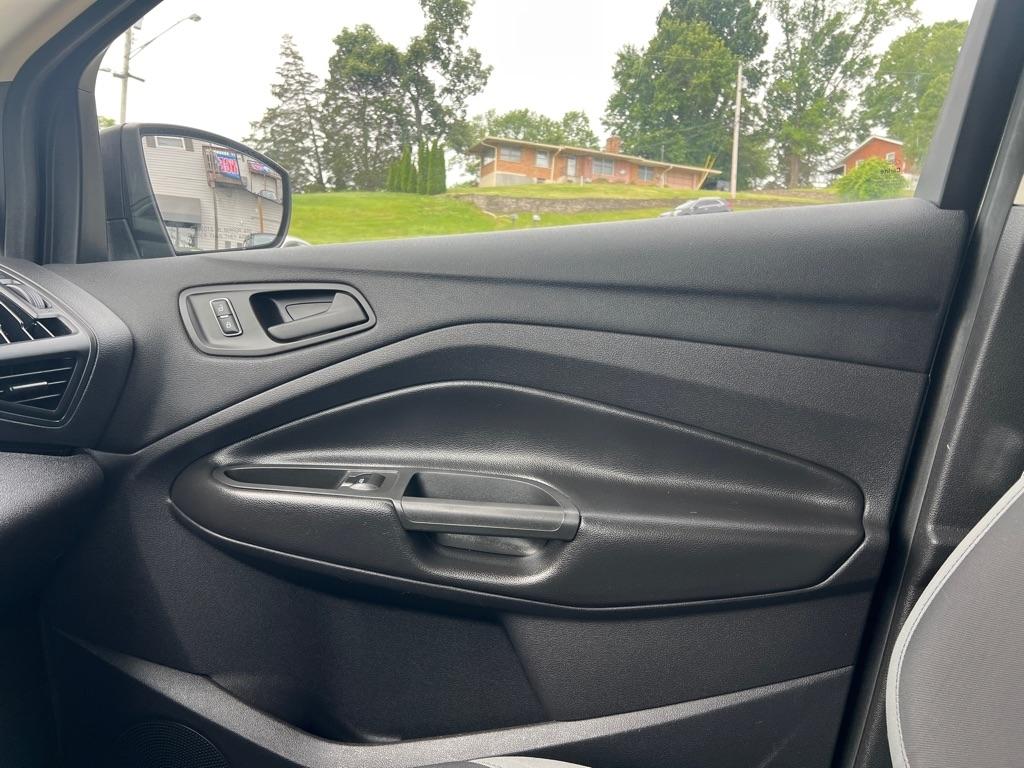 Ford Escape S FWD 2014