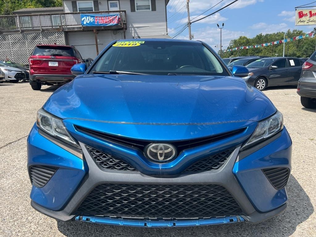 Toyota Camry SE 2019