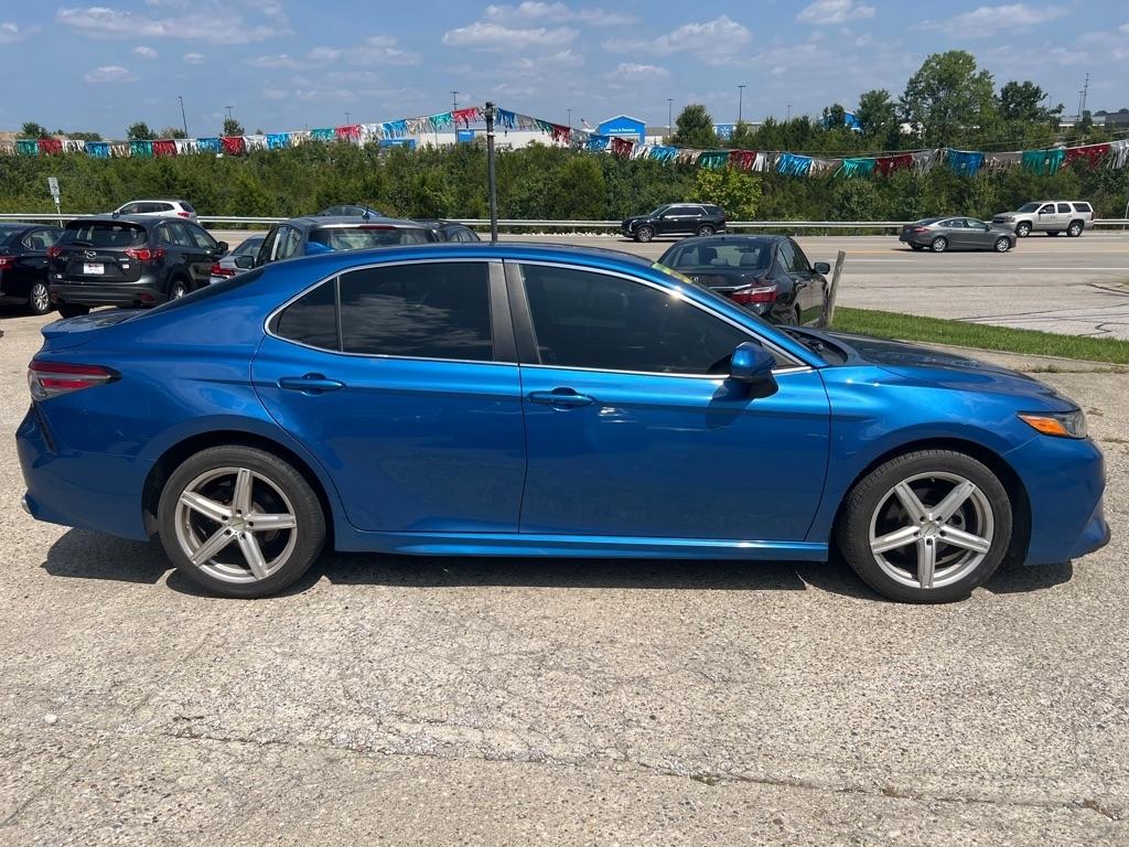 Toyota Camry SE 2019