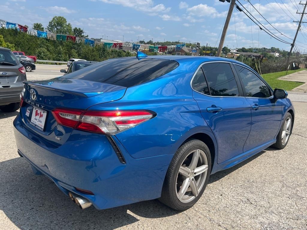 Toyota Camry SE 2019