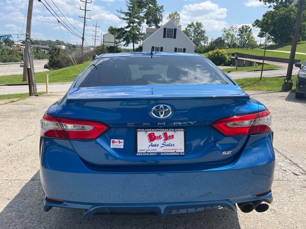Toyota Camry SE 2019