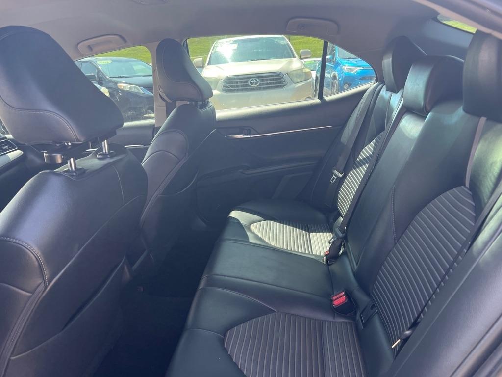 Toyota Camry SE 2019