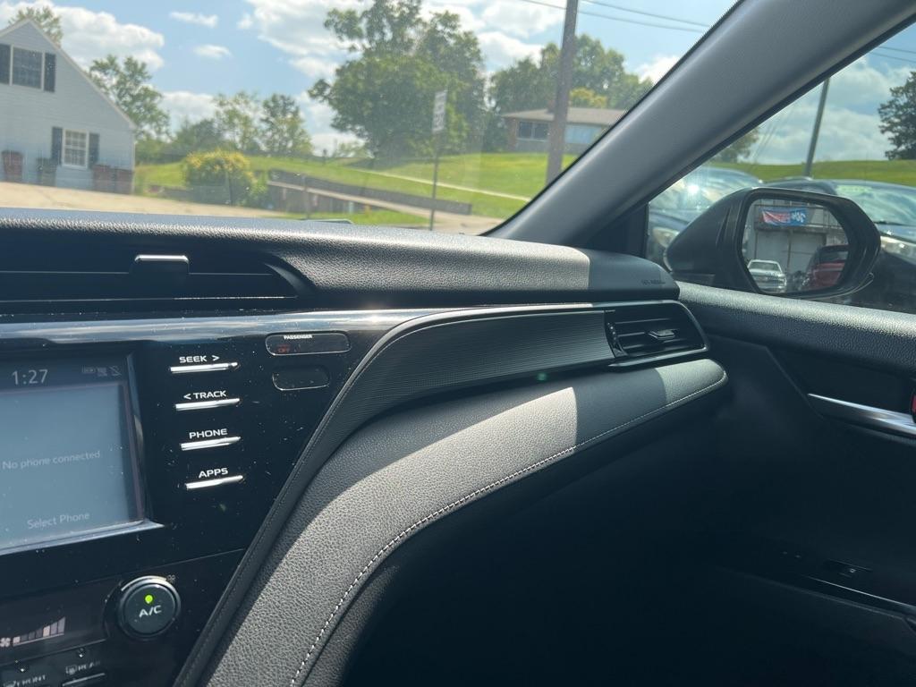 Toyota Camry SE 2019