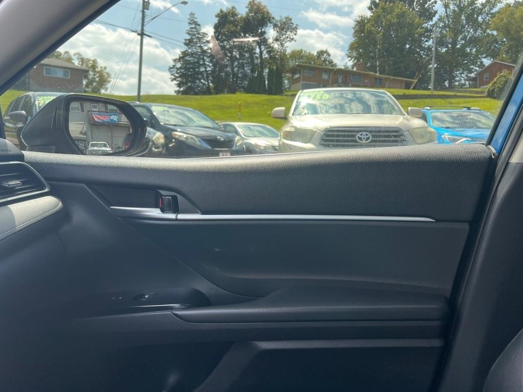 Toyota Camry SE 2019