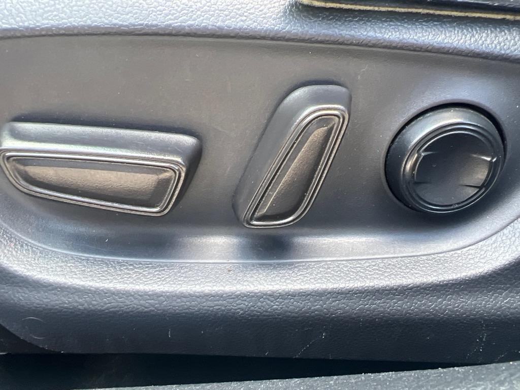 Toyota Camry SE 2019