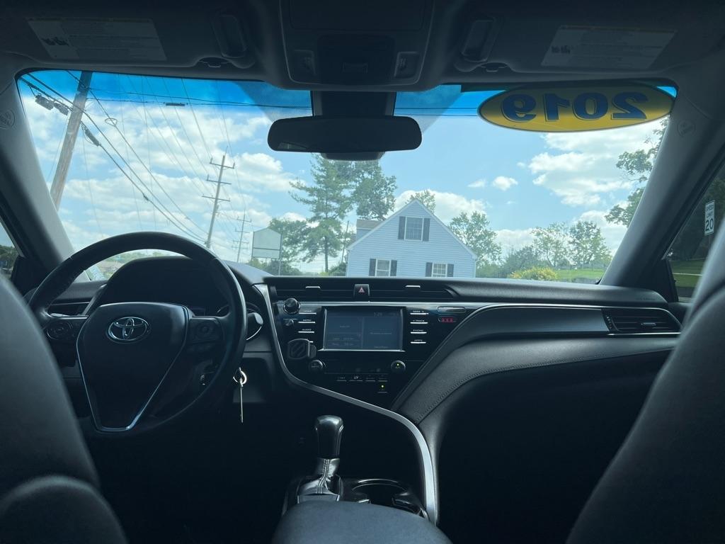 Toyota Camry SE 2019
