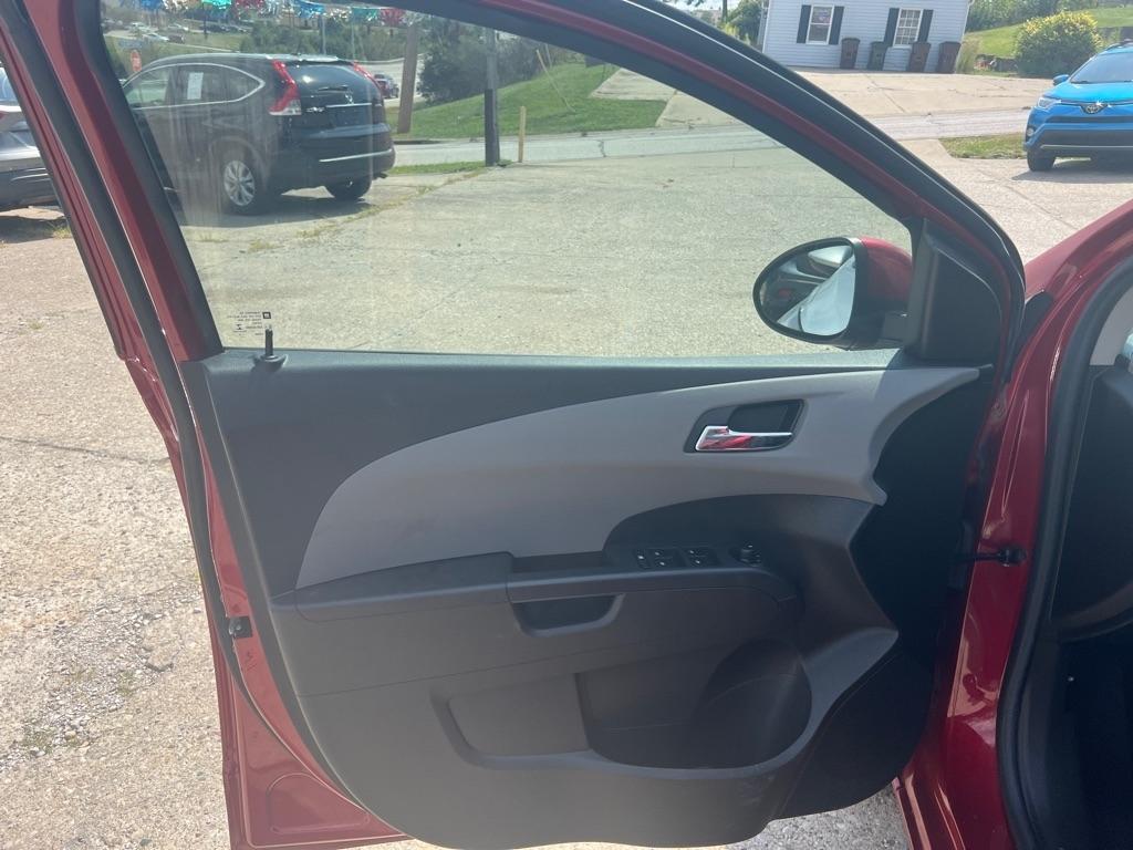 Chevrolet Sonic 2LT Sedan 2012