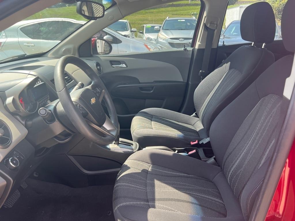 Chevrolet Sonic 2LT Sedan 2012