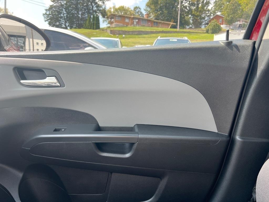 Chevrolet Sonic 2LT Sedan 2012