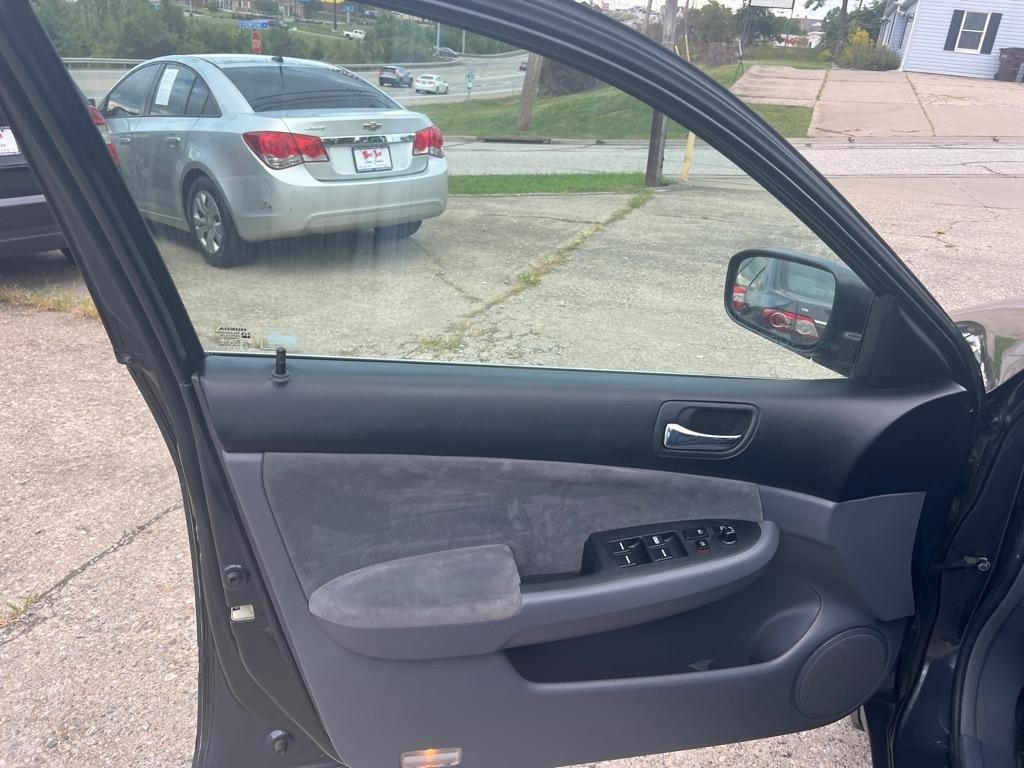 Honda Accord LX sedan AT 2004