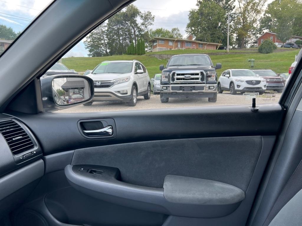 Honda Accord LX sedan AT 2004