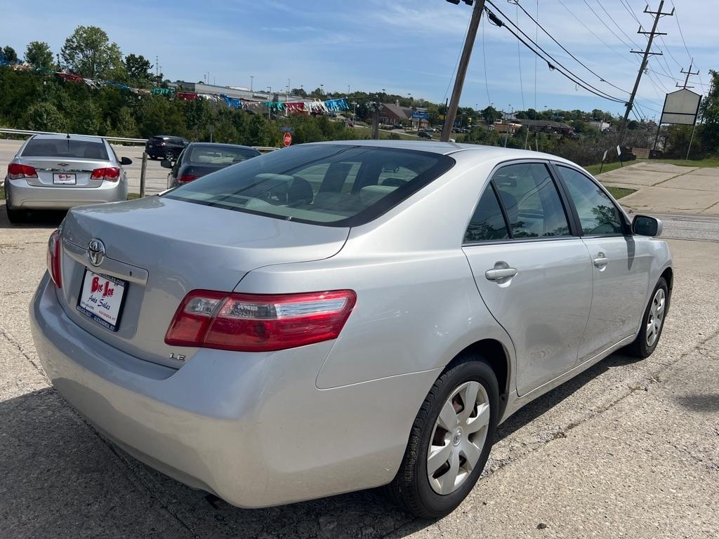 Toyota Camry SE 5-Spd AT 2009