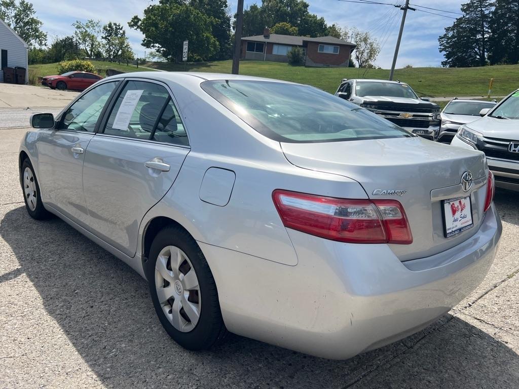 Toyota Camry SE 5-Spd AT 2009