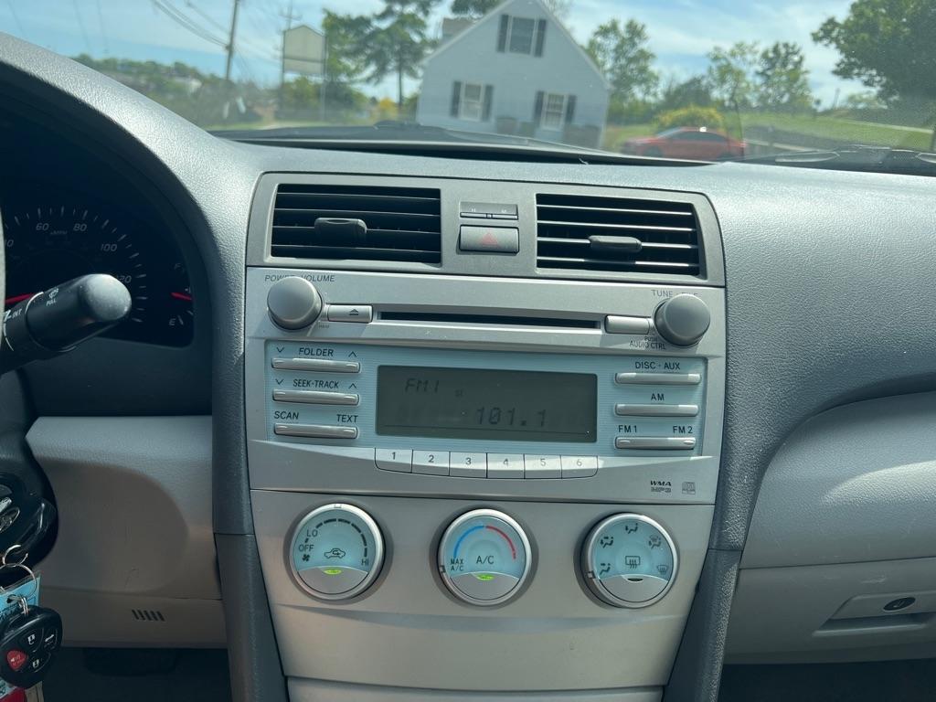 Toyota Camry SE 5-Spd AT 2009
