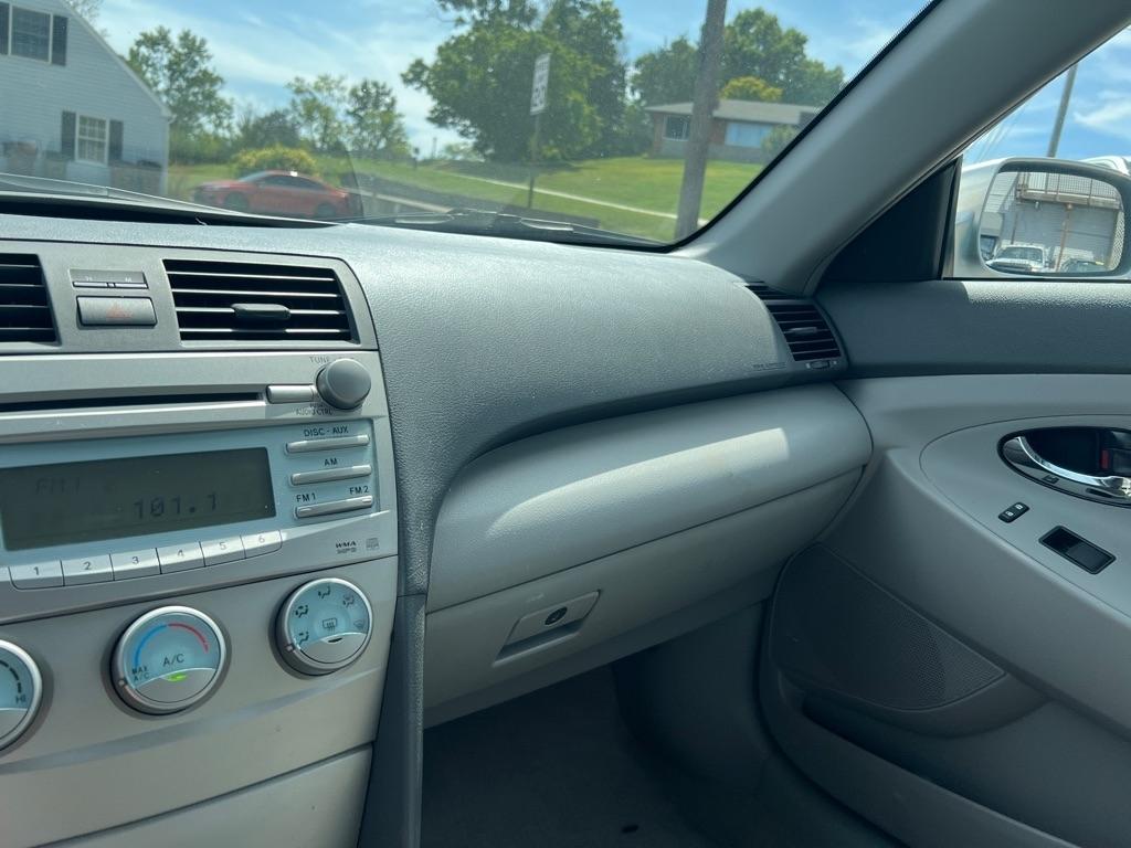 Toyota Camry SE 5-Spd AT 2009