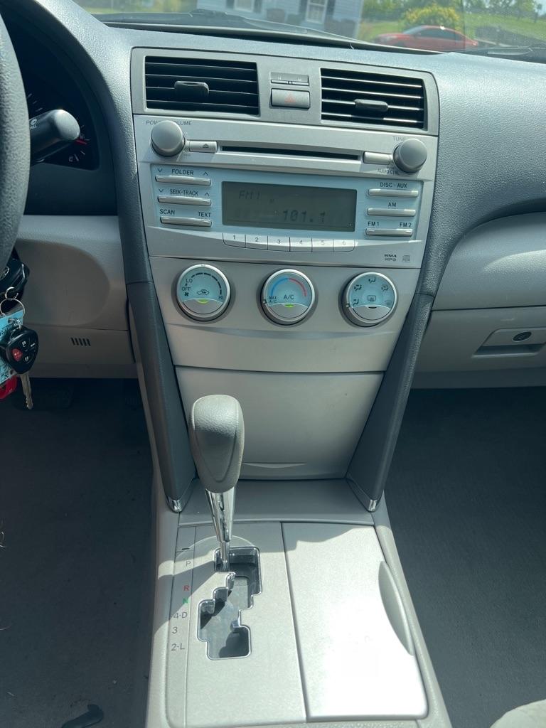 Toyota Camry SE 5-Spd AT 2009