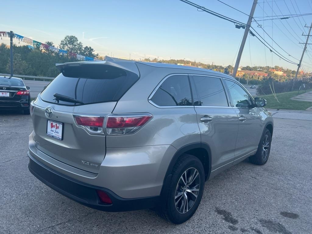 Toyota Highlander XLE AWD V6 2016