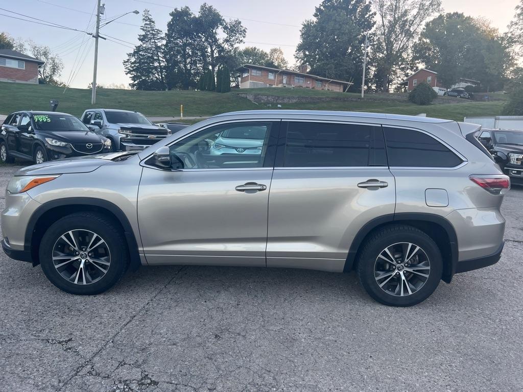 Toyota Highlander XLE AWD V6 2016