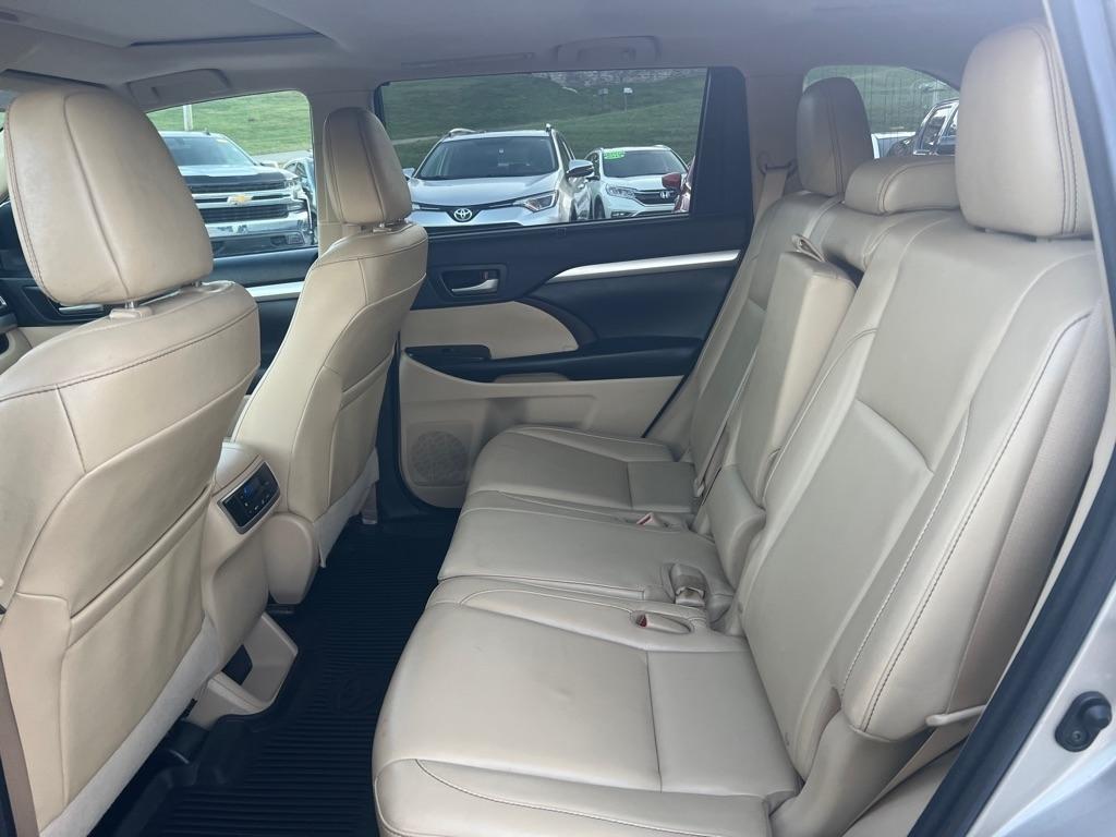 Toyota Highlander XLE AWD V6 2016