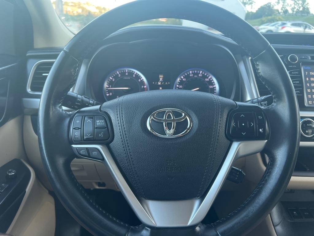 Toyota Highlander XLE AWD V6 2016